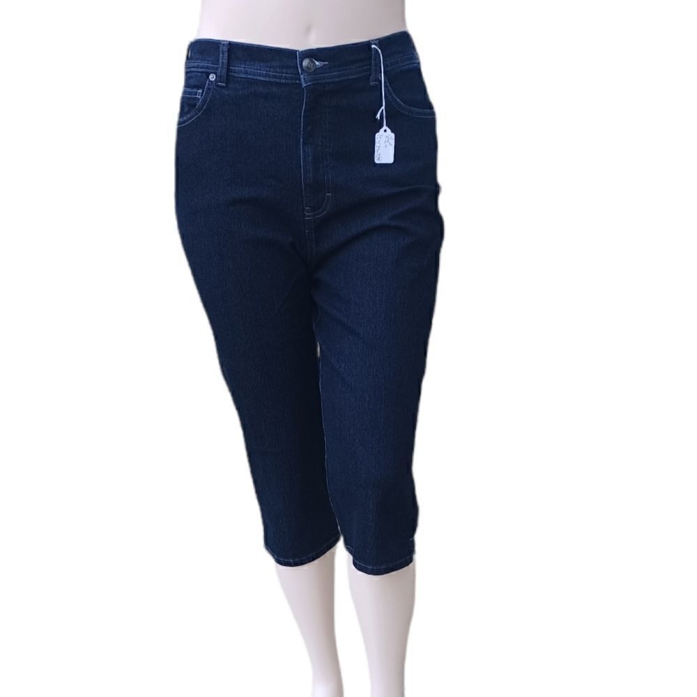 518320...Gloria Vanderbilt Crop Jeans Size 14, W16" 18"Inseam 12"Rise